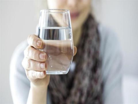 كيف تحمي نفسك من تسمم الماء في رمضان؟