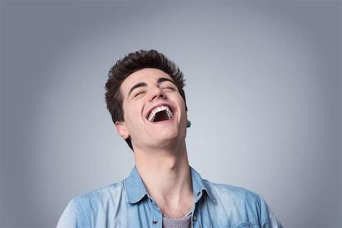 فوائد صحية لا تتوقعها للضحك- هل يحسن صحة القلب؟