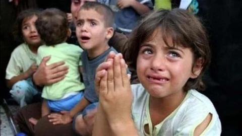 لماذا يرتجف جسد أطفال غزة الناجين من تحت