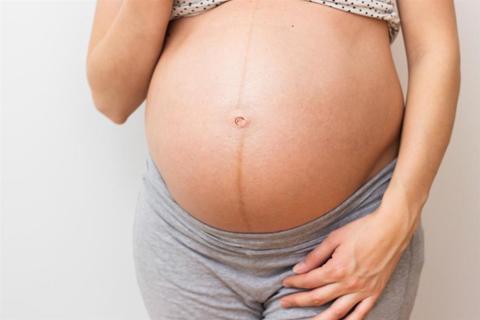 هل خط البطن عند الحامل يدل على نوع الجنين؟