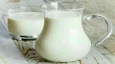 ماذا يحدث لجسمك عند تناول الحليب يوميا؟