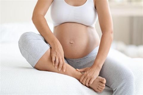 كيف يؤثر الحمل على النساء المصابات بهشاشة